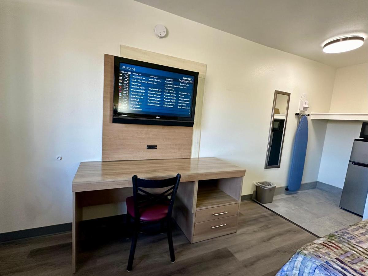 Royal Inn And Suites Charlotte Airport Exteriör bild