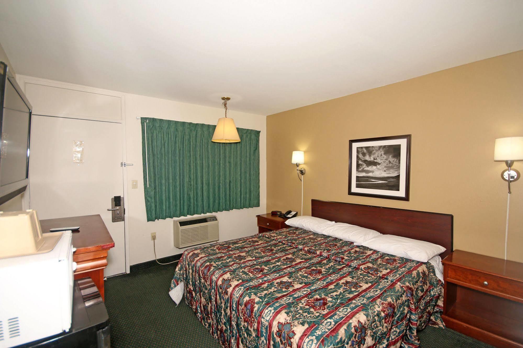 Royal Inn And Suites Charlotte Airport Exteriör bild