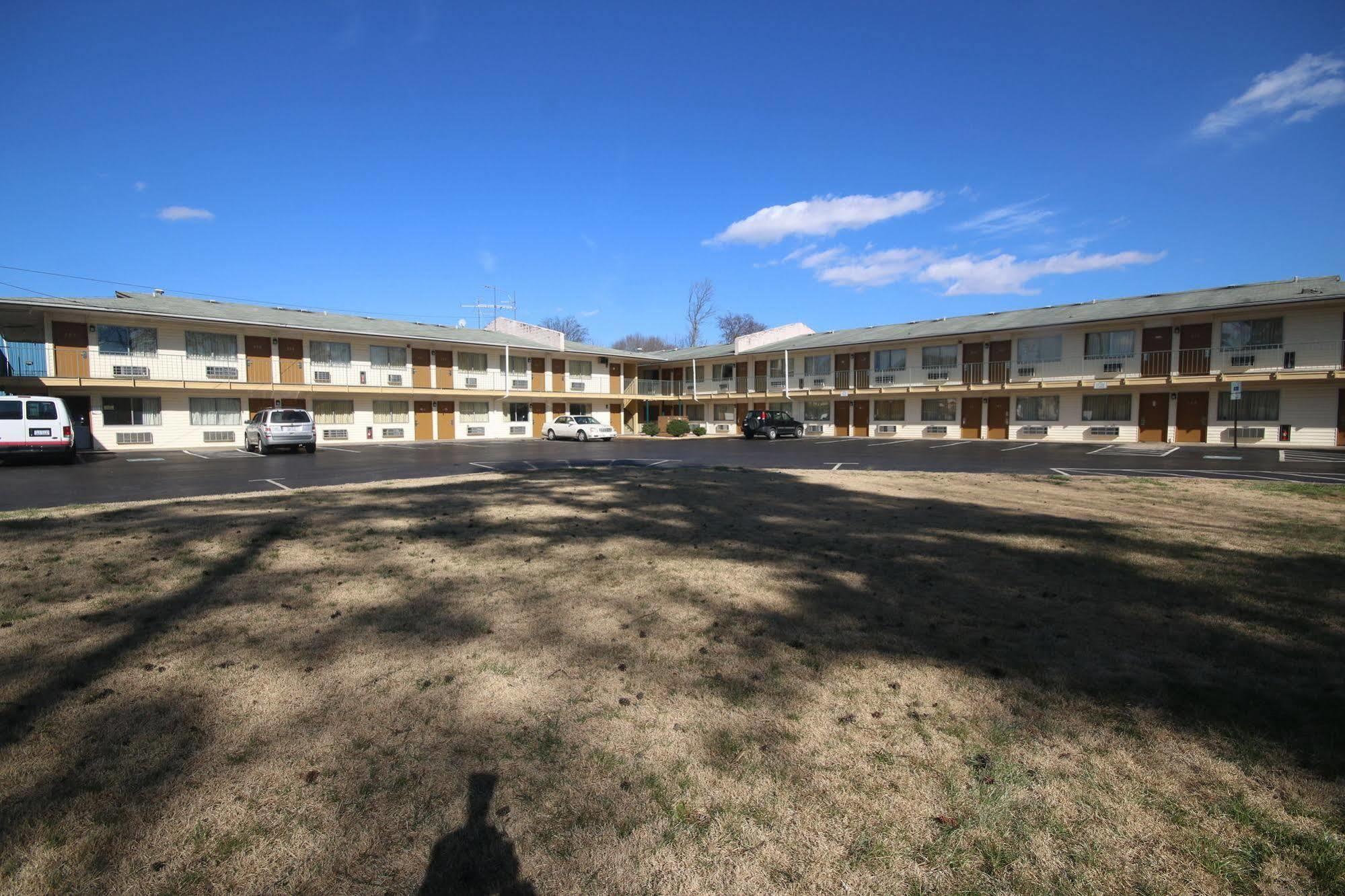 Royal Inn And Suites Charlotte Airport Exteriör bild
