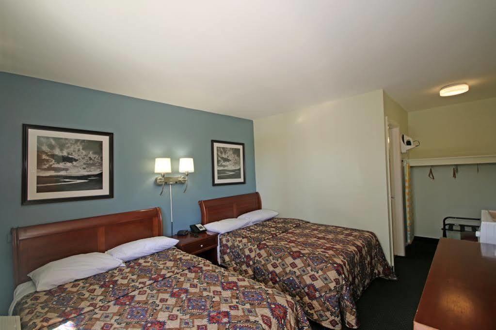 Royal Inn And Suites Charlotte Airport Exteriör bild
